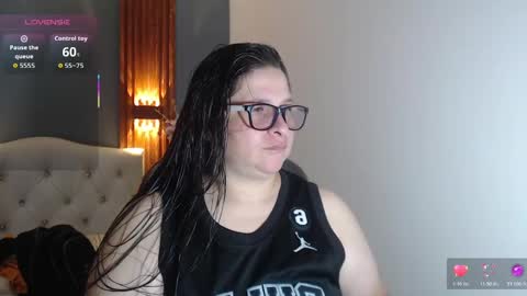 Snapshot of katty_findom_ chatting on 11/23/25, 12:49 katty online show from 11/23/25, 12:49