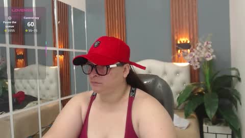 Snapshot of katty_findom_ chatting on 12/15/25, 12:31 katty online show from 12/15/25, 12:31