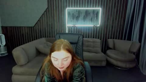 Katty online show from 10/20/25, 05:41