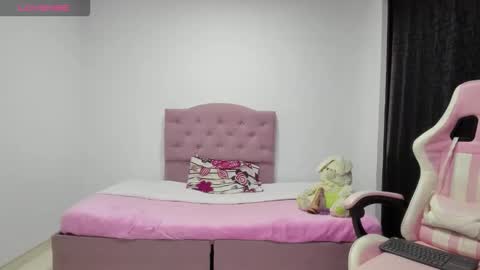 Snapshot of katty_sweeet chatting on 11/12/25, 12:22 Katty online show from 11/12/25, 12:22