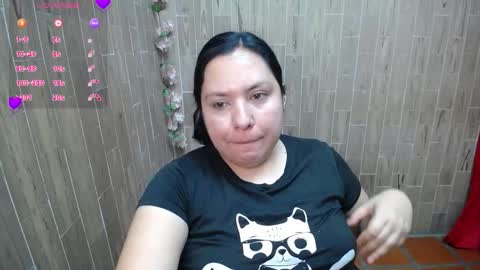 Snapshot of katy2425 chatting on 10/06/25, 04:43 Katy online show from 10/06/25, 04:43