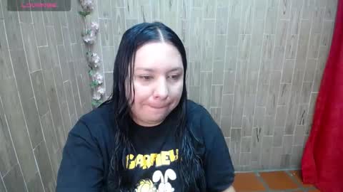 Snapshot of katy2425 chatting on 11/06/25, 01:17 Katy online show from 11/06/25, 01:17