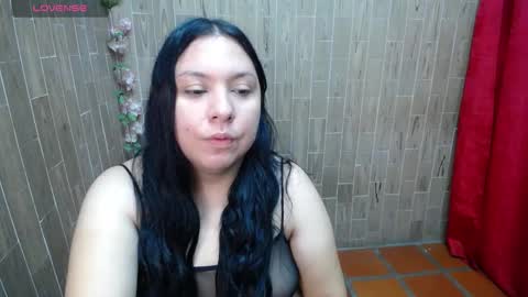 Snapshot of katy2425 chatting on 12/05/25, 04:43 Katy online show from 12/05/25, 04:43