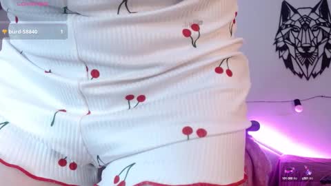 Snapshot of katy_van chatting on 01/26/25, 04:09 Katy Van online show from 01/26/25, 04:09