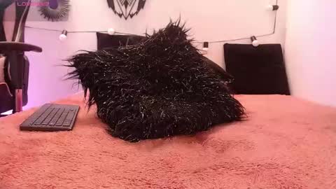 Snapshot of katy_van chatting on 02/02/25, 07:30 Katy Van online show from 02/02/25, 07:30