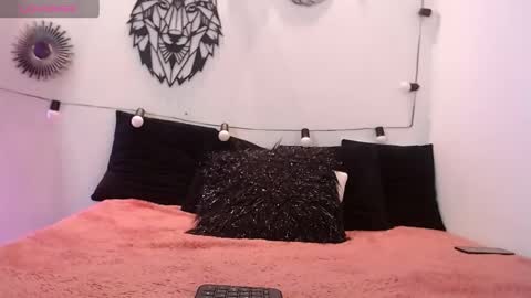 Snapshot of katy_van chatting on 02/03/25, 09:30 Katy Van online show from 02/03/25, 09:30