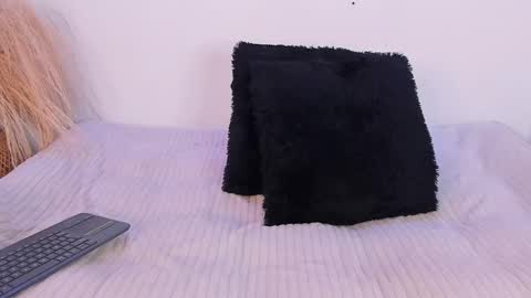 Snapshot of katy_van chatting on 02/23/25, 05:01 Katy Van online show from 02/23/25, 05:01