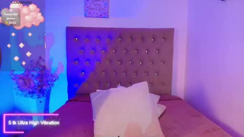 Snapshot of katy_van chatting on 09/22/25, 06:04 Katy Van online show from 09/22/25, 06:04