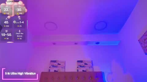 Snapshot of katy_van chatting on 09/26/25, 04:33 Katy Van online show from 09/26/25, 04:33