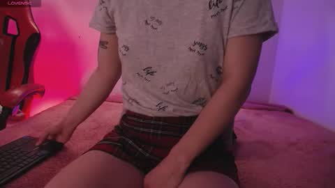 Snapshot of katy_van chatting on 10/12/25, 08:41 Katy Van online show from 10/12/25, 08:41