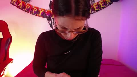 Snapshot of katy_van chatting on 11/01/25, 08:33 Katy Van online show from 11/01/25, 08:33