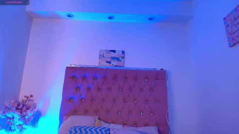 Snapshot of katy_van chatting on 11/09/25, 08:29 Katy Van online show from 11/09/25, 08:29