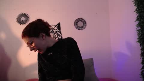 Snapshot of katy_van chatting on 12/13/25, 08:58 Katy Van online show from 12/13/25, 08:58