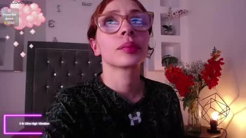 Snapshot of katy_van chatting on 12/14/25, 09:03 Katy Van online show from 12/14/25, 09:03