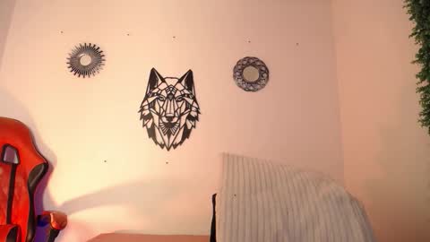 Snapshot of katy_van chatting on 12/14/25, 09:08 Katy Van online show from 12/14/25, 09:08