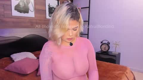 Snapshot of katyablonding chatting on 09/29/25, 03:50 salo online show from 09/29/25, 03:50