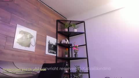 Snapshot of katyablonding chatting on 10/18/25, 02:07 salo online show from 10/18/25, 02:07