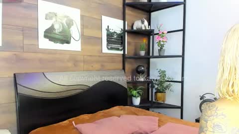 Snapshot of katyablonding chatting on 10/26/25, 04:24 salo online show from 10/26/25, 04:24