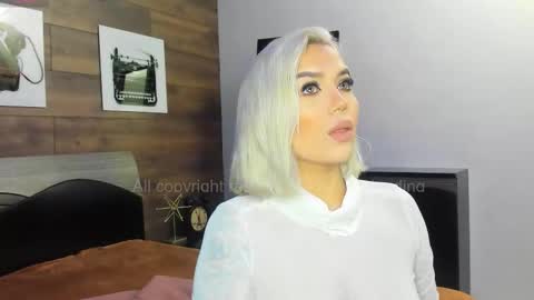 Snapshot of katyablonding chatting on 11/05/25, 11:43 salo online show from 11/05/25, 11:43