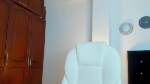 KATYAJHONSS online show from 10/21/25, 10:54