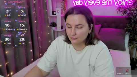 Kate online show from 09/19/25, 03:19