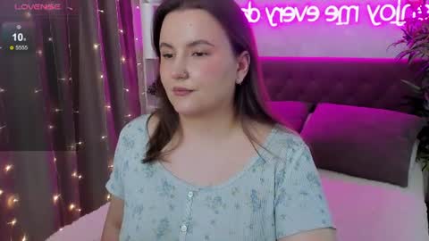 Snapshot of katyaneilson chatting on 06/18/26, 09:14 Kate online show from 06/18/26, 09:14