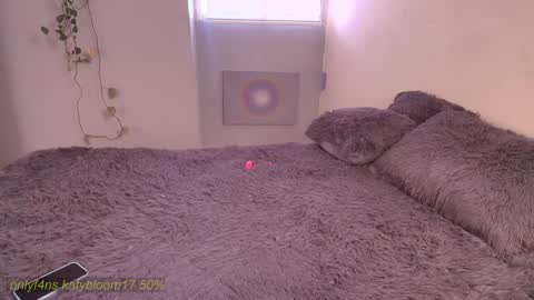 Snapshot of katybloom_ chatting on 02/21/26, 04:08 online show from 02/21/26, 04:08