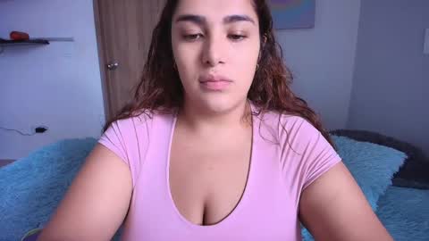 Snapshot of katybloom_ chatting on 04/17/26, 06:55 online show from 04/17/26, 06:55