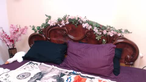 Snapshot of katydoll_ chatting on 03/12/25, 06:00 Katy online show from 03/12/25, 06:00