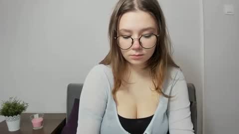 Snapshot of katygentle chatting on 11/06/25, 04:19 Katy online show from 11/06/25, 04:19