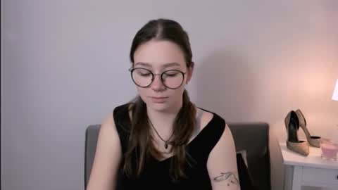 Snapshot of katygentle chatting on 02/19/26, 04:03 Katy online show from 02/19/26, 04:03