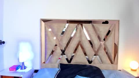 katyortiz online show from 09/17/25, 11:34