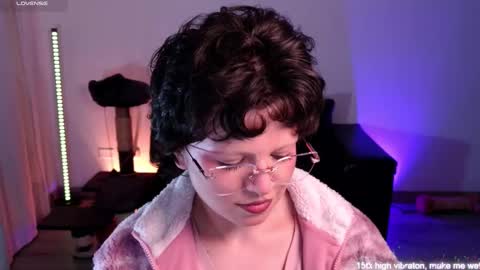 Snapshot of katyxxx_043 chatting on 10/14/25, 01:06 katyxxx_043 online show from 10/14/25, 01:06