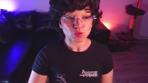 Snapshot of katyxxx_043 chatting on 12/04/25, 03:05 katyxxx_043 online show from 12/04/25, 03:05