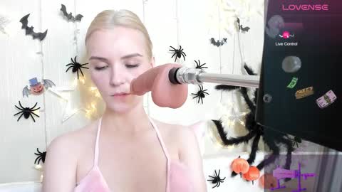 Snapshot of kaya_devis chatting on 10/24/25, 05:59 KAYA online show from 10/24/25, 05:59