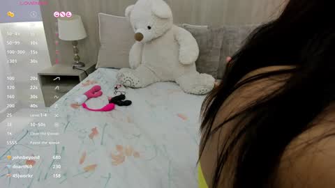 Snapshot of kaya_taraji chatting on 02/03/25, 02:45 online show from 02/03/25, 02:45