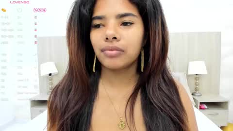 Snapshot of kaya_taraji chatting on 02/15/25, 02:44 online show from 02/15/25, 02:44