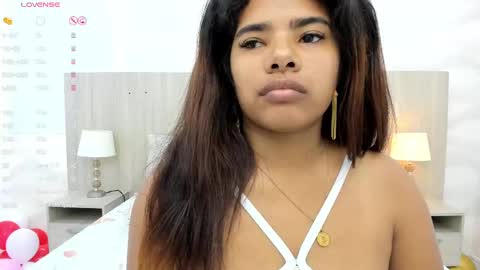 Snapshot of kaya_taraji chatting on 02/19/25, 02:44 online show from 02/19/25, 02:44