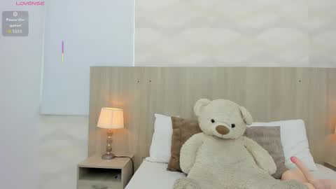 Snapshot of kaya_taraji chatting on 11/22/25, 11:20 online show from 11/22/25, 11:20