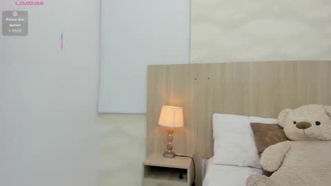 Snapshot of kaya_taraji chatting on 11/25/25, 11:21 online show from 11/25/25, 11:21