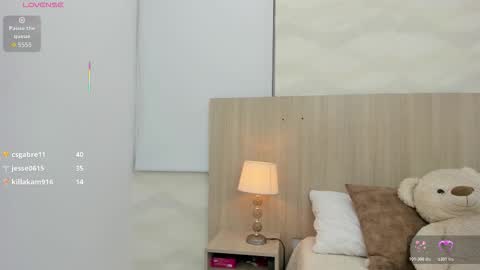 Snapshot of kaya_taraji chatting on 12/15/25, 03:22 online show from 12/15/25, 03:22