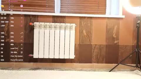 kaycee__ online show from 10/25/25, 06:10