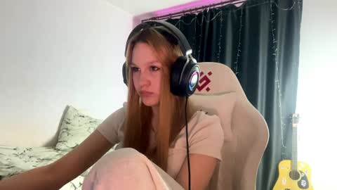 Amia online show from 04/15/26, 05:53