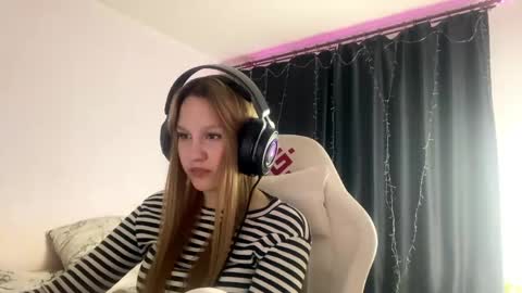 Snapshot of kayceefroehner chatting on 05/01/26, 06:34 Amia online show from 05/01/26, 06:34