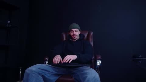 Snapshot of kaydendrew chatting on 12/16/25, 05:23 KaydenDrew online show from 12/16/25, 05:23