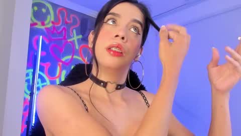 Snapshot of kayle______ chatting on 02/05/25, 08:14 INSTAjohedija online show from 02/05/25, 08:14