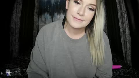 Snapshot of kayleecumsalot chatting on 01/24/25, 08:13 Kaylee 3 online show from 01/24/25, 08:13