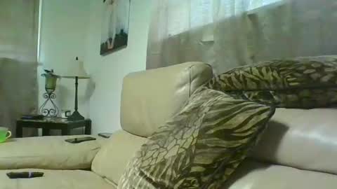 Snapshot of kayleekakesnslim chatting on 09/21/25, 06:20 kaylee kakes online show from 09/21/25, 06:20