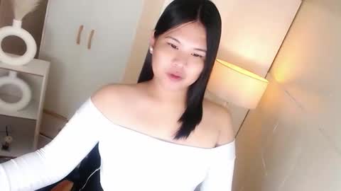 Y O U R        F U T U R E       K A Y L E E  online show from 02/25/26, 05:33