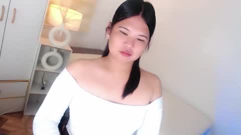 Snapshot of kayleepinay chatting on 04/20/26, 05:05 Y O U R F U T U R E K A Y L E E online show from 04/20/26, 05:05
